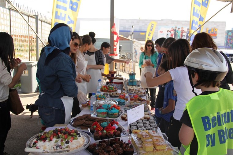 CrumbleBerrys Eat cake for a cause